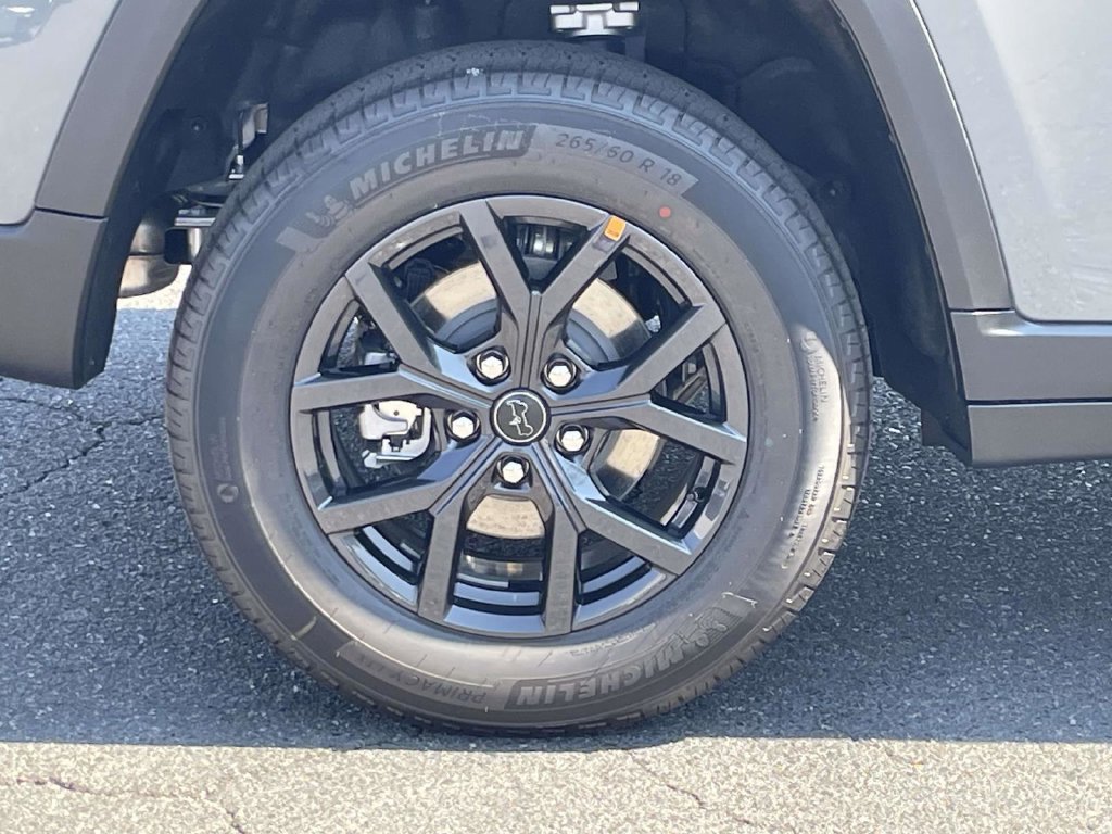 New 2027 Jeep Grand Cherokee Altitude AWD/4WD image 13