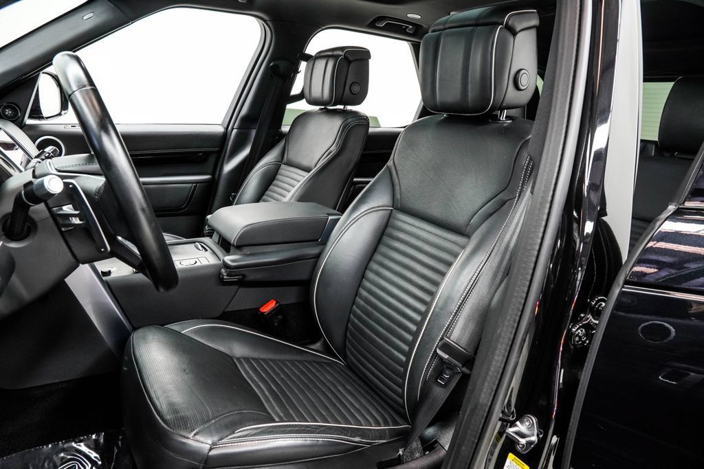 Used 2022 Land Rover Discovery HSE R-Dynamic AWD/4WD image 16