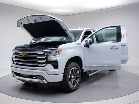 New 2026 Chevrolet Silverado 1500 High Country w/ Technology Package AWD/4WD image 18