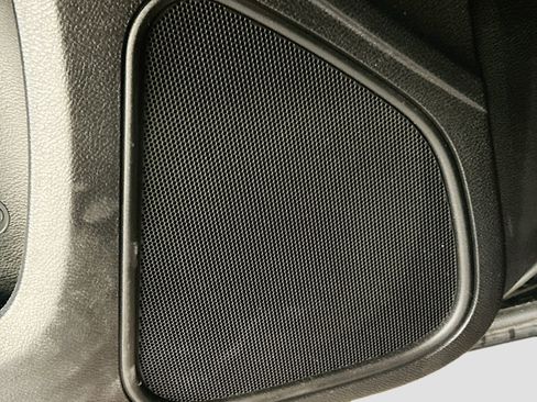 Used 2023 Chrysler 300 Touring w/ Sport Appearance Package RWD image 18