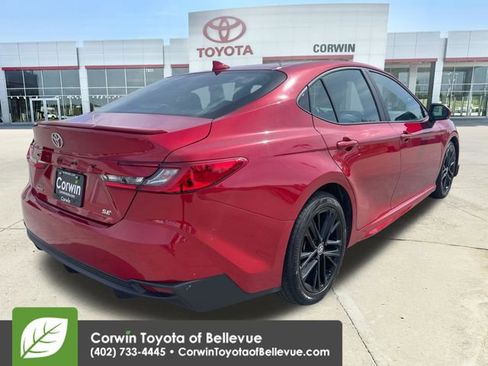Used 2025 Toyota Camry SE FWD image 5