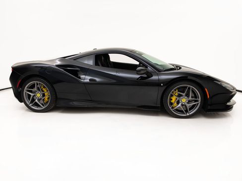 Certified 2020 Ferrari F8 Tributo RWD image 3