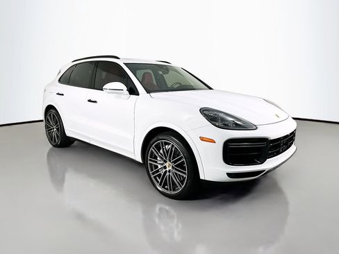 Used 2023 Porsche Cayenne Turbo image 7