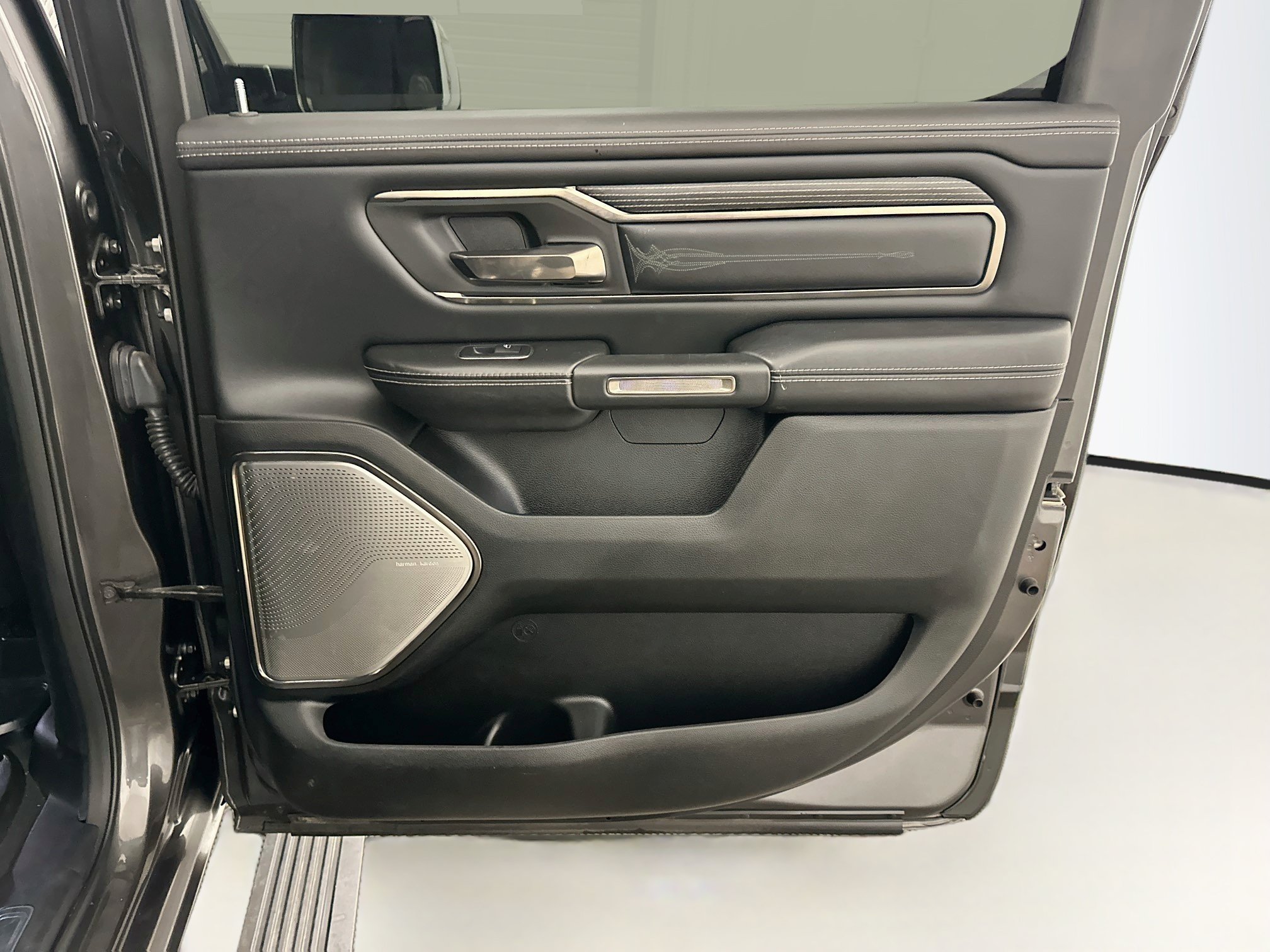 Used 2019 RAM 1500 Limited AWD/4WD image 32