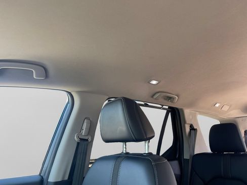 Used 2025 Honda Pilot EX-L image 17
