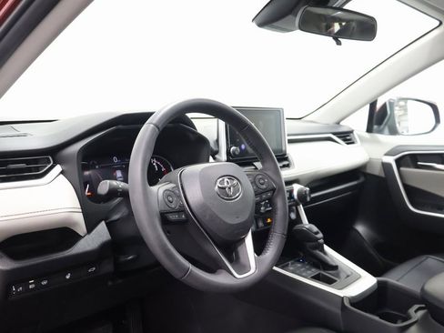 Used 2023 Toyota RAV4 XLE image 15