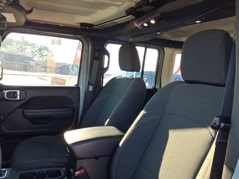 Used 2024 Jeep Wrangler Sport image 18