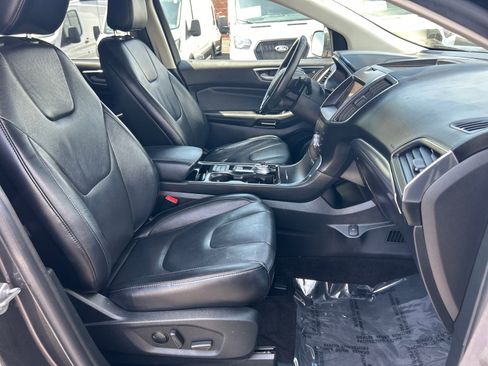 Certified 2020 Ford Edge Titanium AWD/4WD image 19