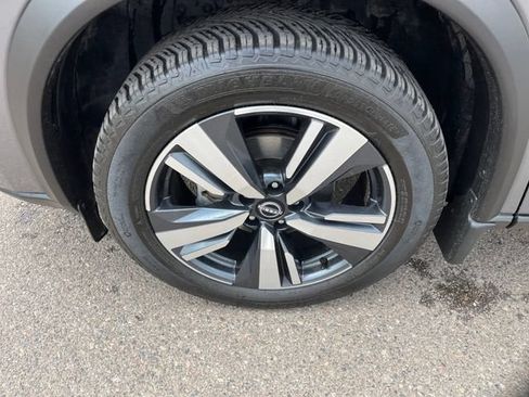 Used 2025 Nissan Rogue SL w/ SL Premium Package AWD/4WD image 10
