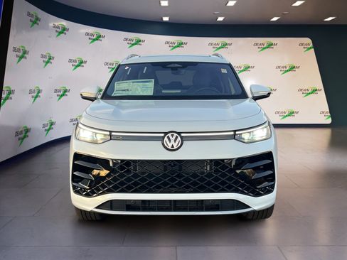 New 2026 Volkswagen Tiguan SEL R-Line AWD/4WD image 2