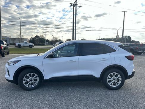 Certified 2023 Ford Escape Active w/ Cold Weather Package image 7