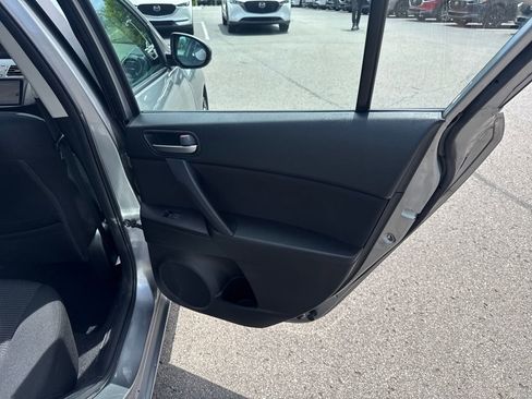 Used 2013 MAZDA MAZDA3 i SV FWD image 54