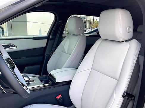 New 2026 Land Rover Range Rover Velar Dynamic SE image 9