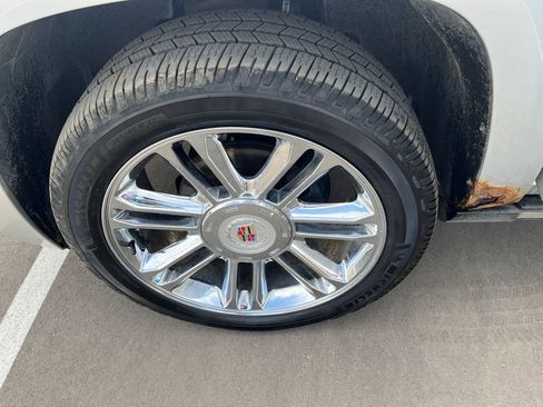 Used 2013 Cadillac Escalade ESV Platinum image 31