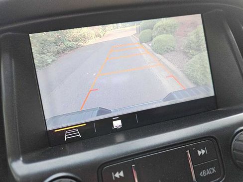 Used 2019 Chevrolet Colorado Z71 AWD/4WD image 17
