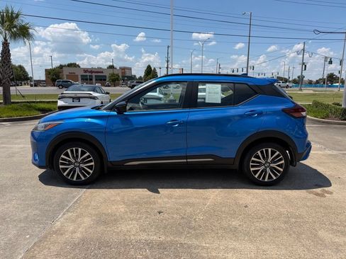 Used 2021 Nissan Kicks SR FWD image 2