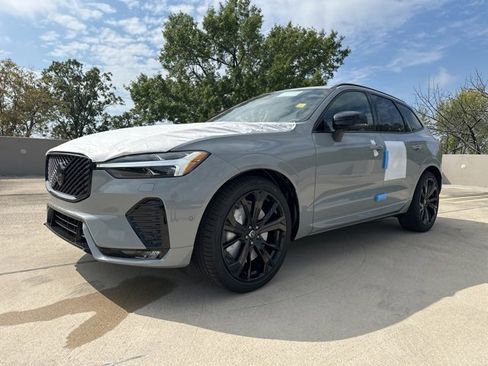 New 2026 Volvo XC60 B5 Ultra w/ Climate Package image 3