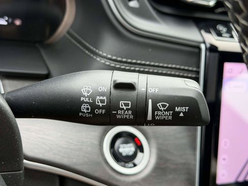 Used 2025 Jeep Grand Cherokee Limited w/ MOPAR Finishing Package AWD/4WD image 23