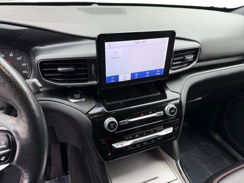 Certified 2022 Ford Explorer ST-Line image 12
