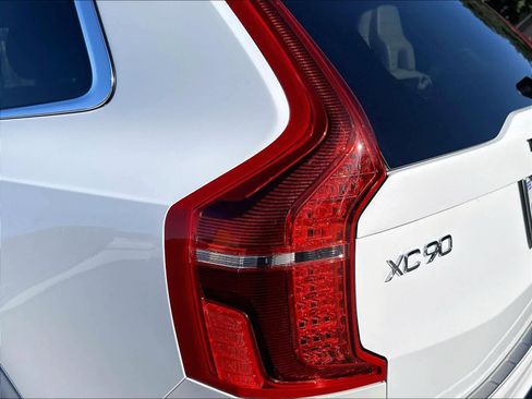 Used 2024 Volvo XC90 T8 Ultimate w/ Protection Package Premier AWD/4WD image 33