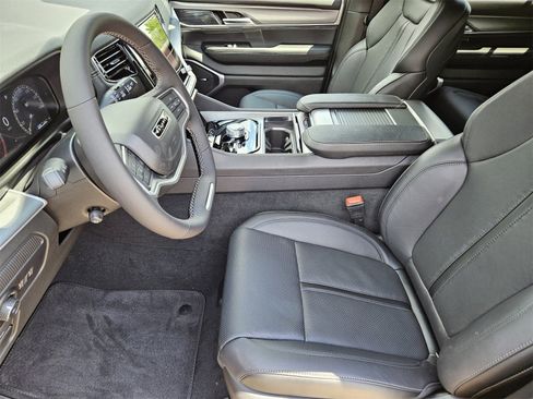 New 2025 Jeep Wagoneer Series II w/ Premium Group I image 13