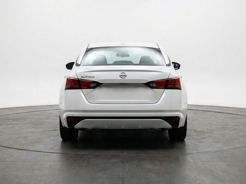 Used 2025 Nissan Altima 2.5 SV image 7