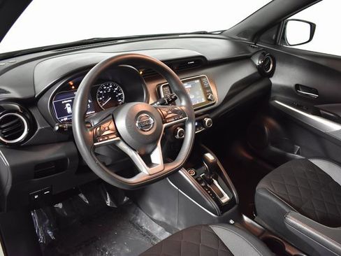 Used 2020 Nissan Kicks SV image 12