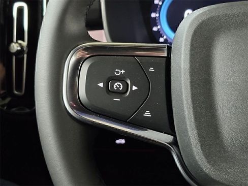 Certified 2024 Volvo XC40 Recharge Core w/ Protection Package Premier image 29