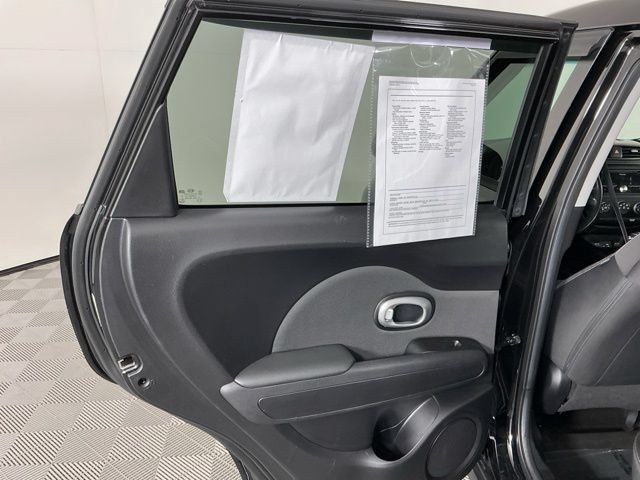 Used 2015 Kia Soul FWD image 21