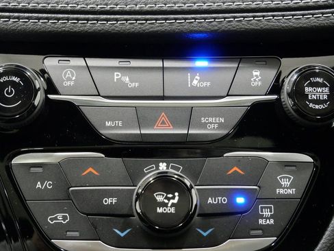 New 2026 Chrysler Pacifica Select AWD/4WD image 19