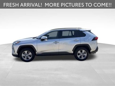 Used 2025 Toyota RAV4 XLE AWD/4WD image 2