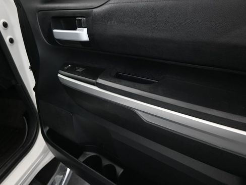 Used 2017 Toyota Tundra SR5 RWD image 23