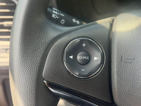 Used 2016 Honda HR-V LX image 14