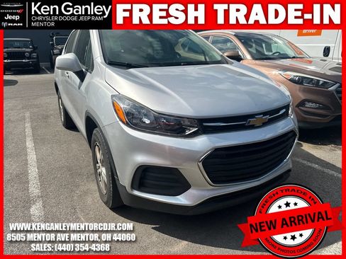 Used 2017 Chevrolet Trax LS AWD/4WD image 2
