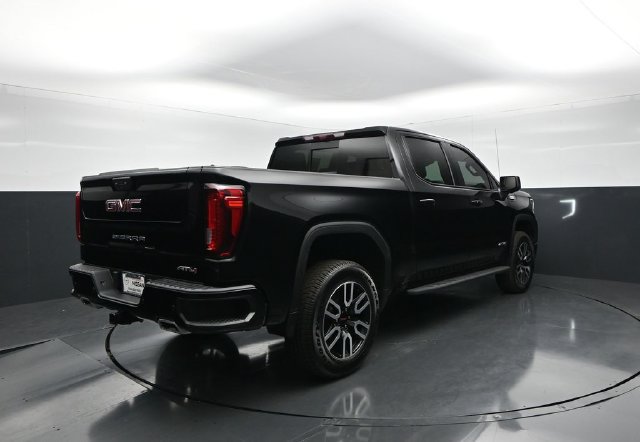 Used 2024 GMC Sierra 1500 AT4 w/ Technology Package AWD/4WD image 8
