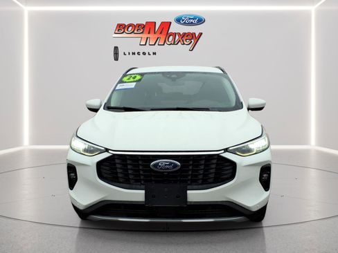 Used 2024 Ford Escape Platinum AWD/4WD image 2