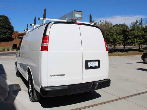 Used 2021 Chevrolet Express 2500 w/ Driver Convenience Package image 4