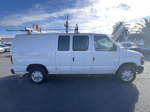 Used 2014 Ford E-150 and Econoline 150 w/ Power Group image 3