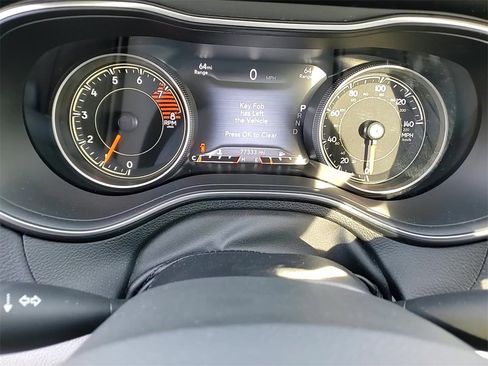 Used 2020 Jeep Cherokee Limited image 17