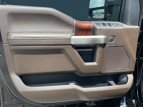 Used 2020 Ford F250 King Ranch w/ King Ranch Ultimate Package AWD/4WD image 17