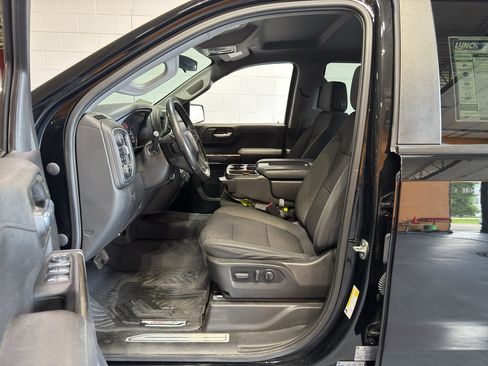 Used 2022 Chevrolet Silverado 1500 RST AWD/4WD image 12