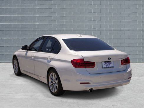 Used 2018 BMW 320i Sedan w/ Convenience Package RWD image 3