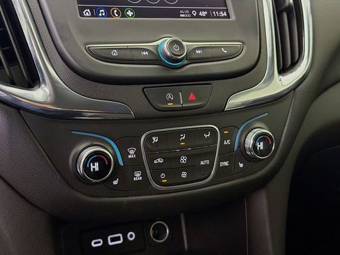 Used 2024 Chevrolet Equinox LT image 18