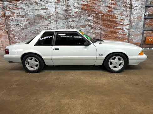 Used 1992 Ford Mustang LX RWD image 2