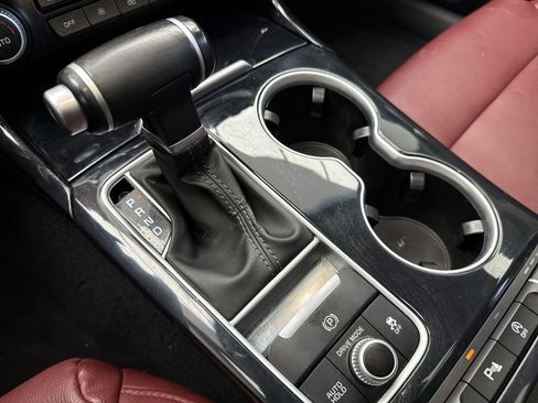 Used 2018 Kia Stinger Premium image 23