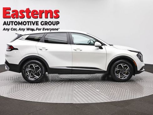 Used 2024 Kia Sportage LX FWD image 4