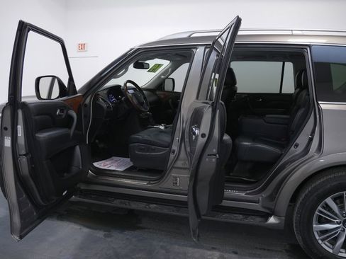 Used 2019 INFINITI QX80 Luxe w/ Proassist Package image 29