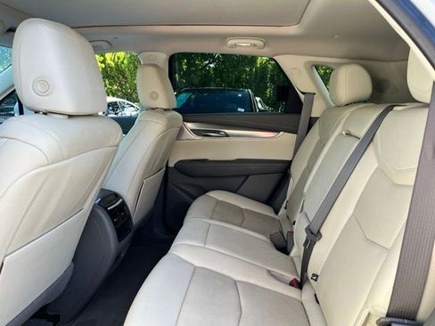 Used 2021 Cadillac XT5 Premium Luxury FWD image 9