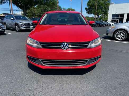 Used 2013 Volkswagen Jetta SE FWD image 3