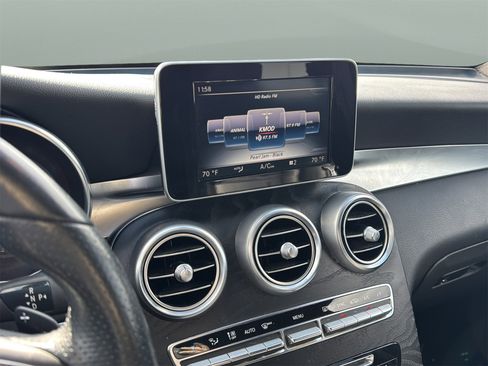 Used 2018 Mercedes-Benz GLC 300 4MATIC image 17